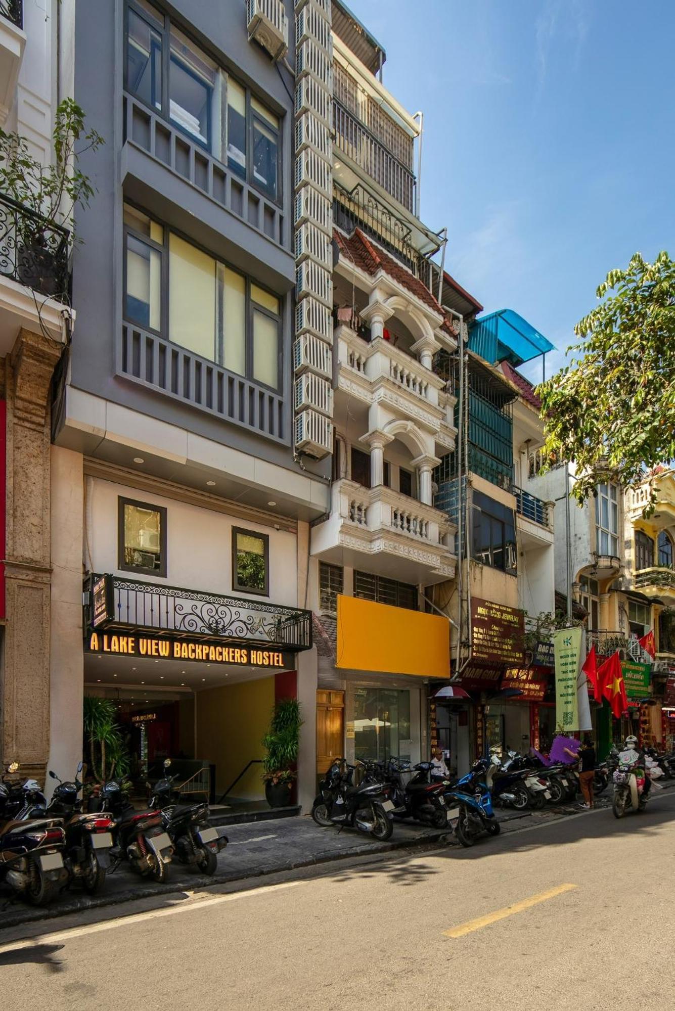 Lakeview Backpackers Hostel & Rooftop Bar Hanoi Buitenkant foto