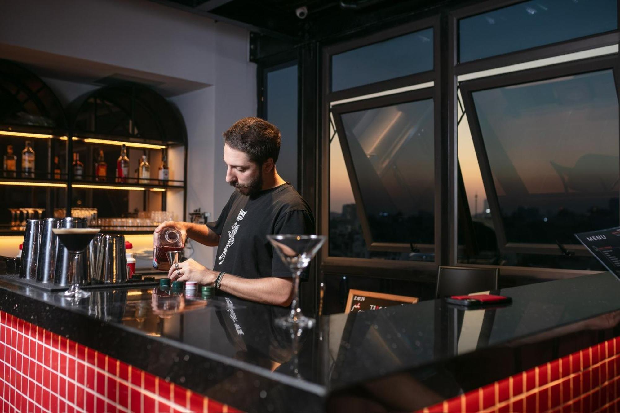 Lakeview Backpackers Hostel & Rooftop Bar Hanoi Buitenkant foto