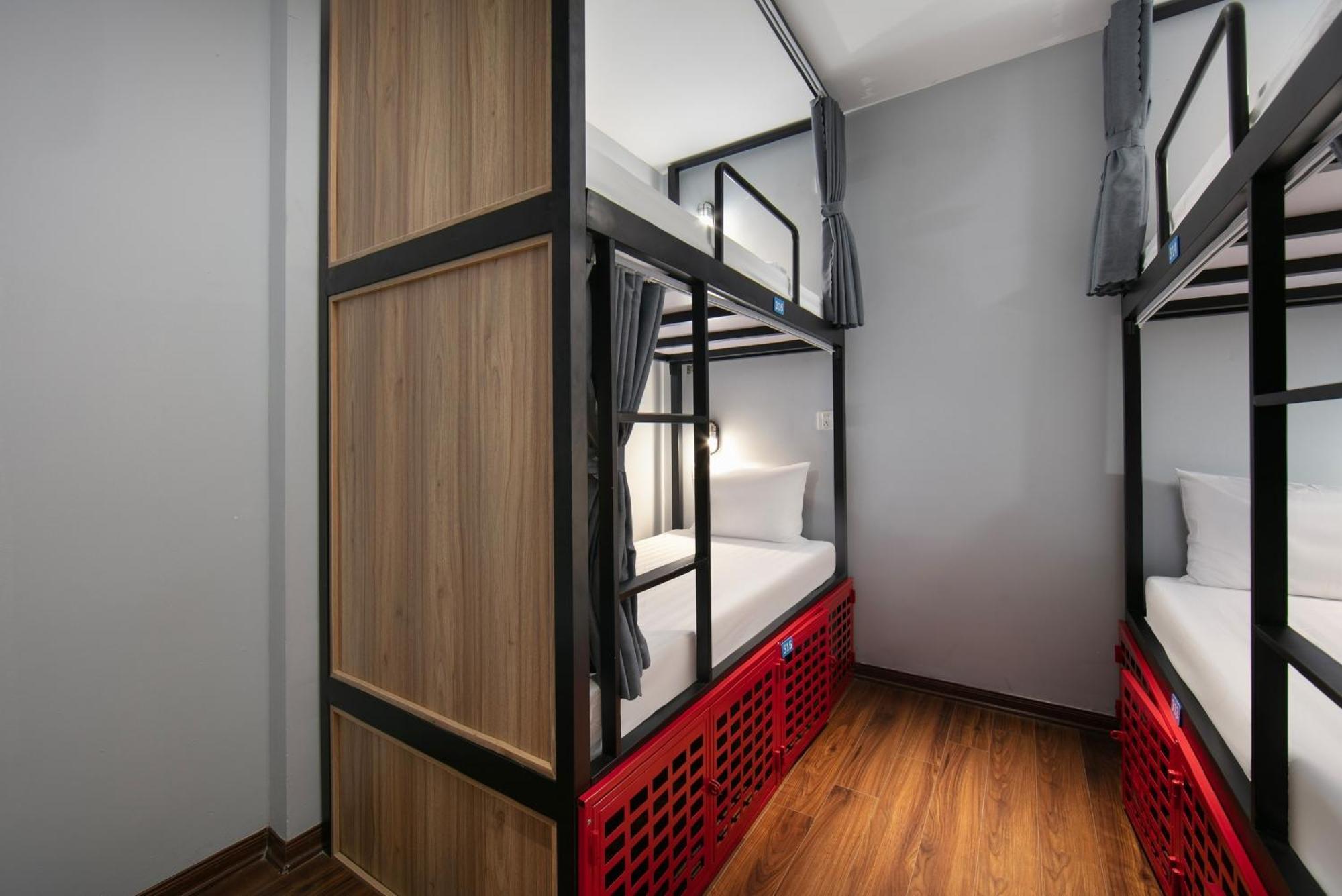 Lakeview Backpackers Hostel & Rooftop Bar Hanoi Buitenkant foto