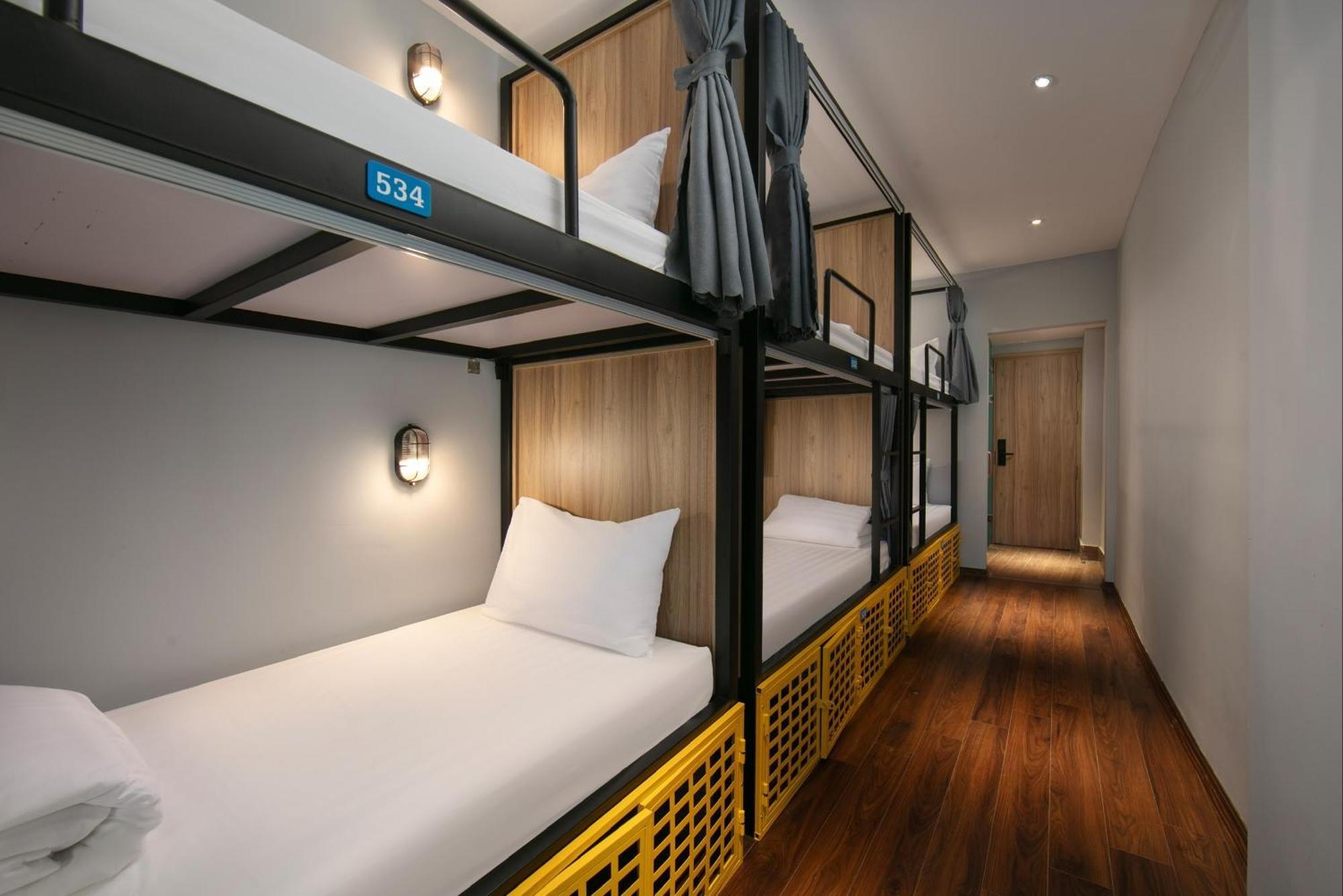Lakeview Backpackers Hostel & Rooftop Bar Hanoi Buitenkant foto
