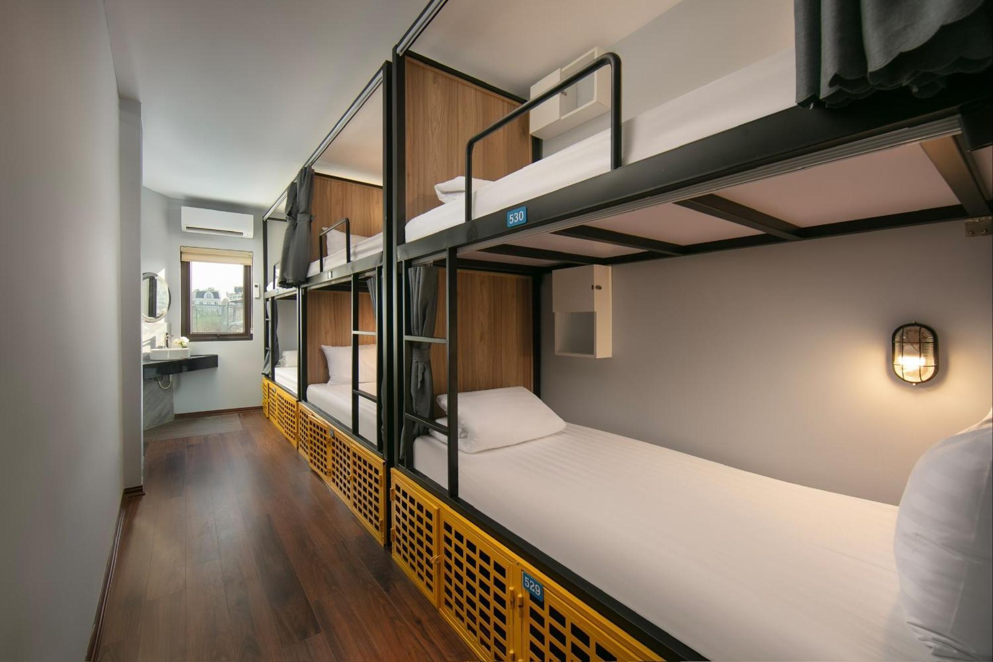 Lakeview Backpackers Hostel & Rooftop Bar Hanoi Buitenkant foto