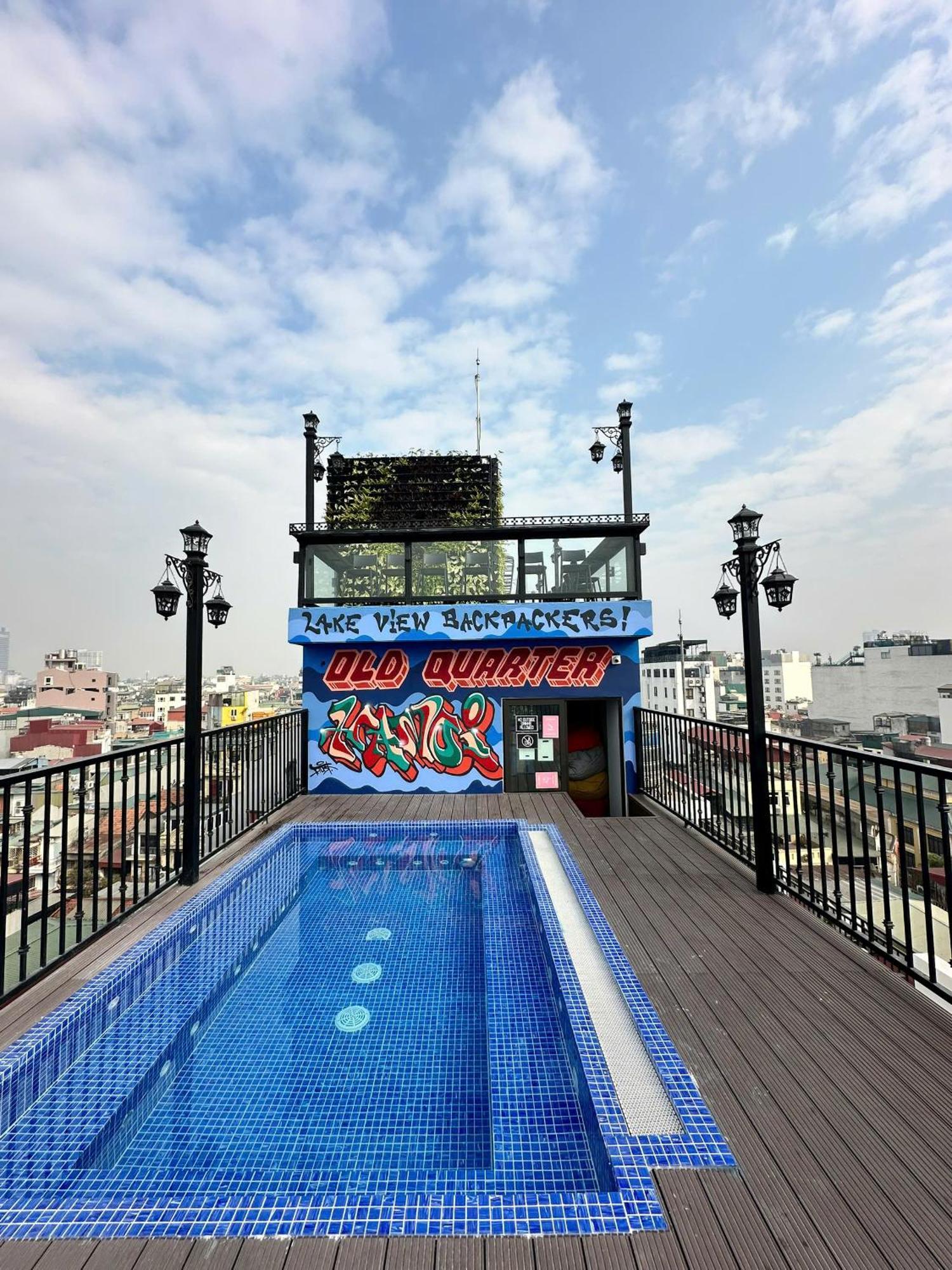 Lakeview Backpackers Hostel & Rooftop Bar Hanoi Buitenkant foto